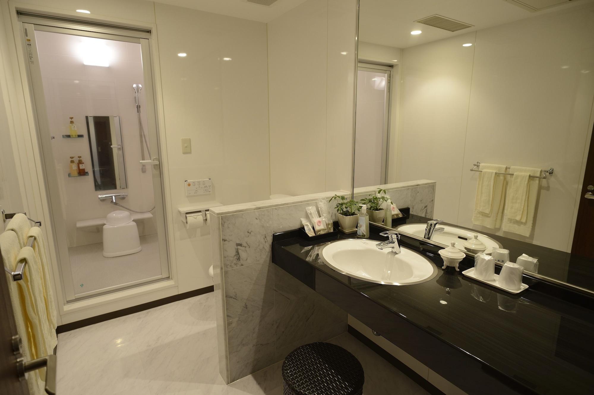 אוסקה Natural Hot Spring Midosuji Hotel מראה חיצוני תמונה